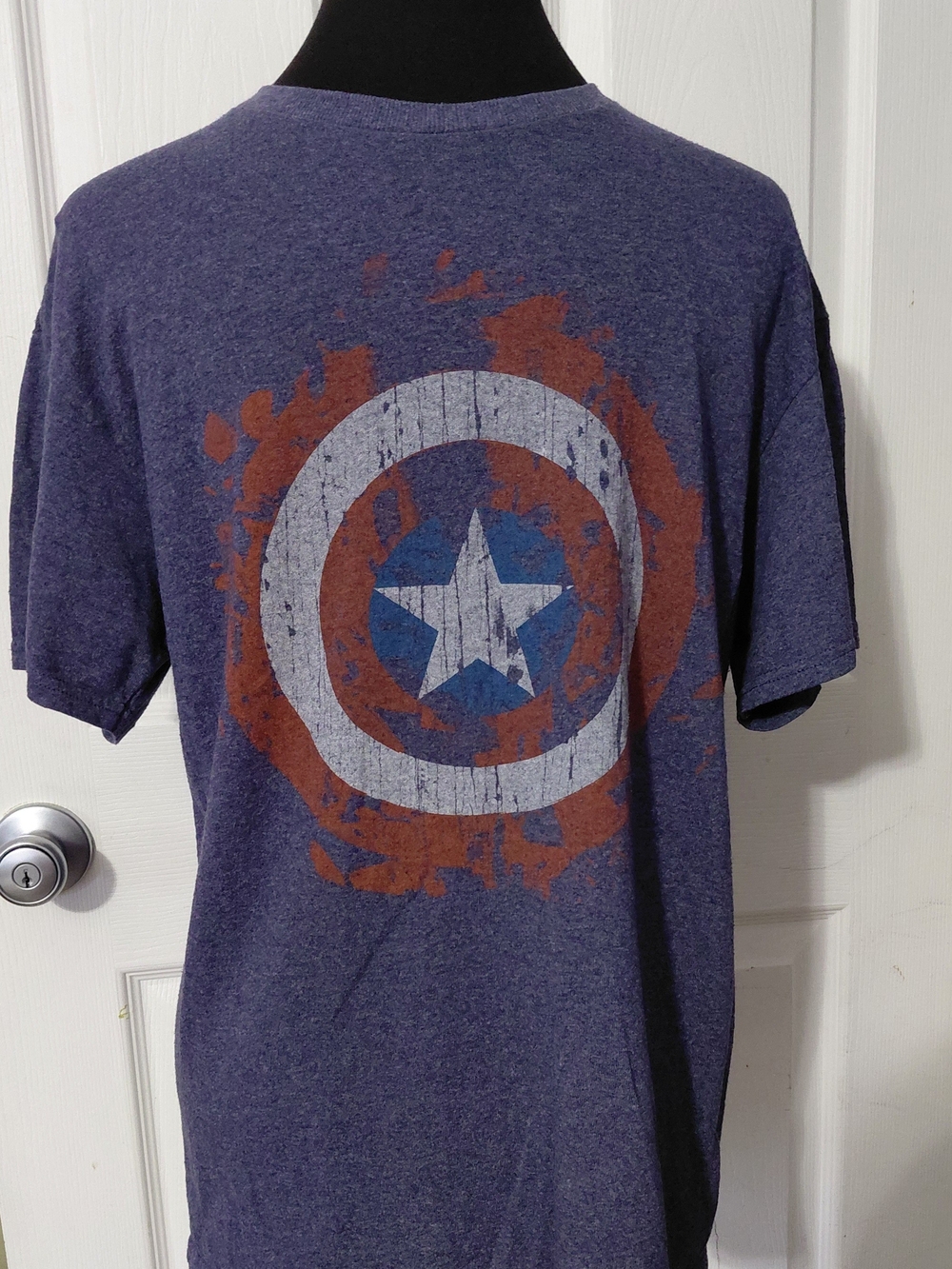 Captain America Men's Navy Graphic Tee